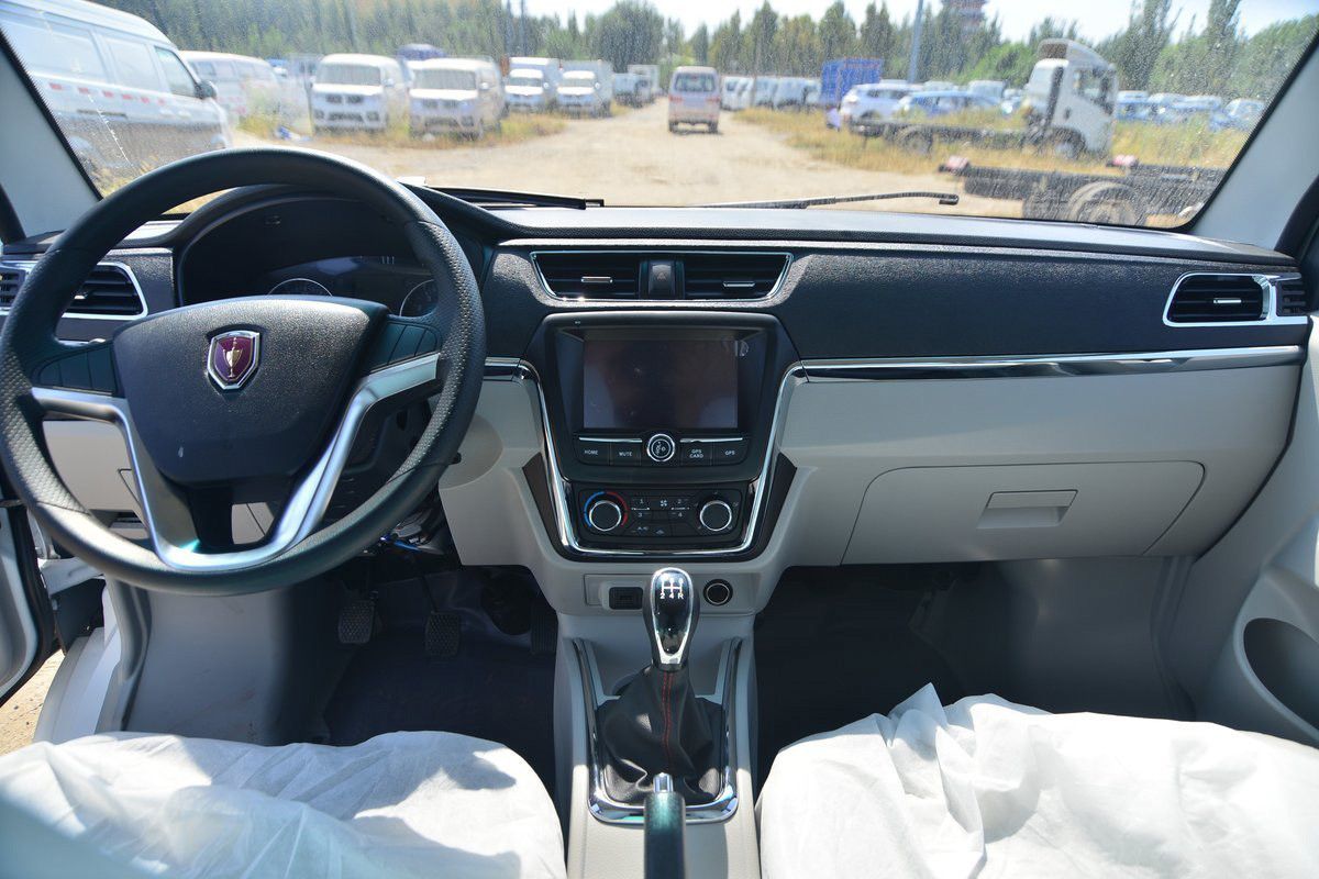 Jinbei New Hiace X30L 2023 Super Edition 102HP 1.5L Gasoline 6-7 Seats Microvan (with Air Conditioning)