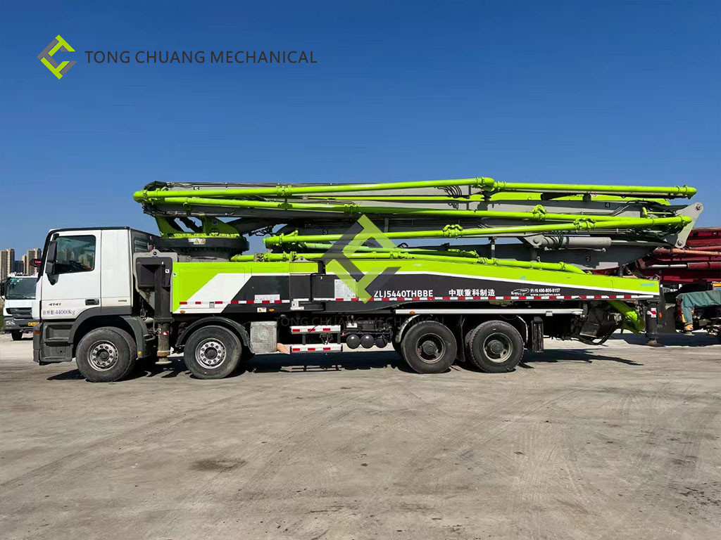 Zoomlion Remanufactured Used Concrete Boom Truck 56 Meters Installed Concrete Pump