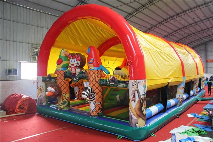 0.9mm PVC Material Children'S Inflatable Bounce House Madagascar Style