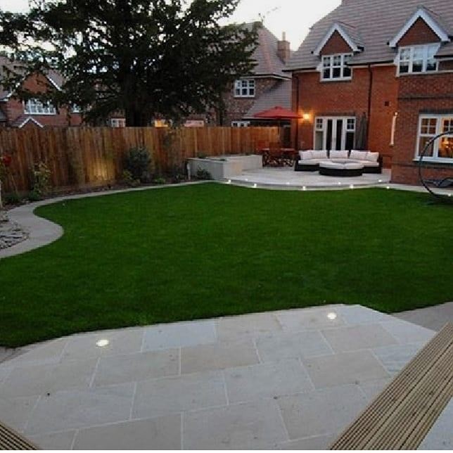 C Shape 35mm Roof Anti Fading Yarn Decoration Super Soft Artificial Grass