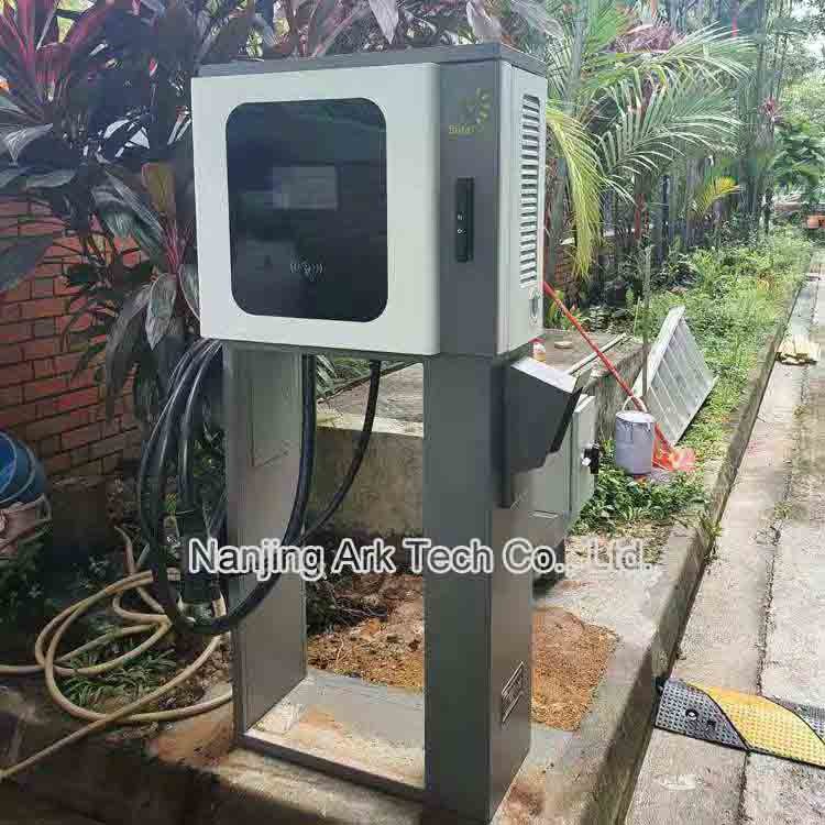 CCS IP54 100A Public Charging Stations For Electric Vehicles