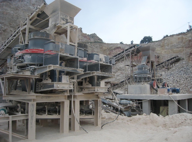 Pebble Granite Gravel Vertical Shaft Impact Crusher 1360r/min Mobile Sand Making Machine