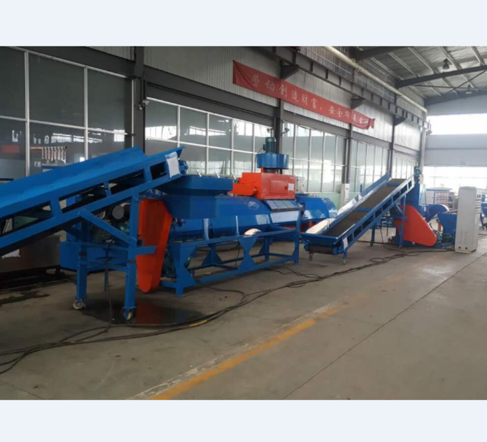 100kg/H Production Capacity PET Plastic Bottle Delabelling Crushing And Washing Line