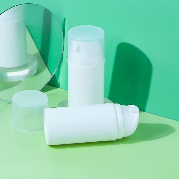 White Airless Foam Pump Bottle with Leak-proof Sealing and Recyclable Material for Skincare Packaging