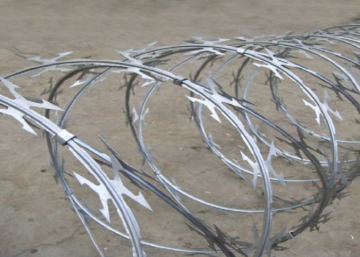 Concertina Razor Wire Coil Sharp Blade Design For Intrusion Prevention