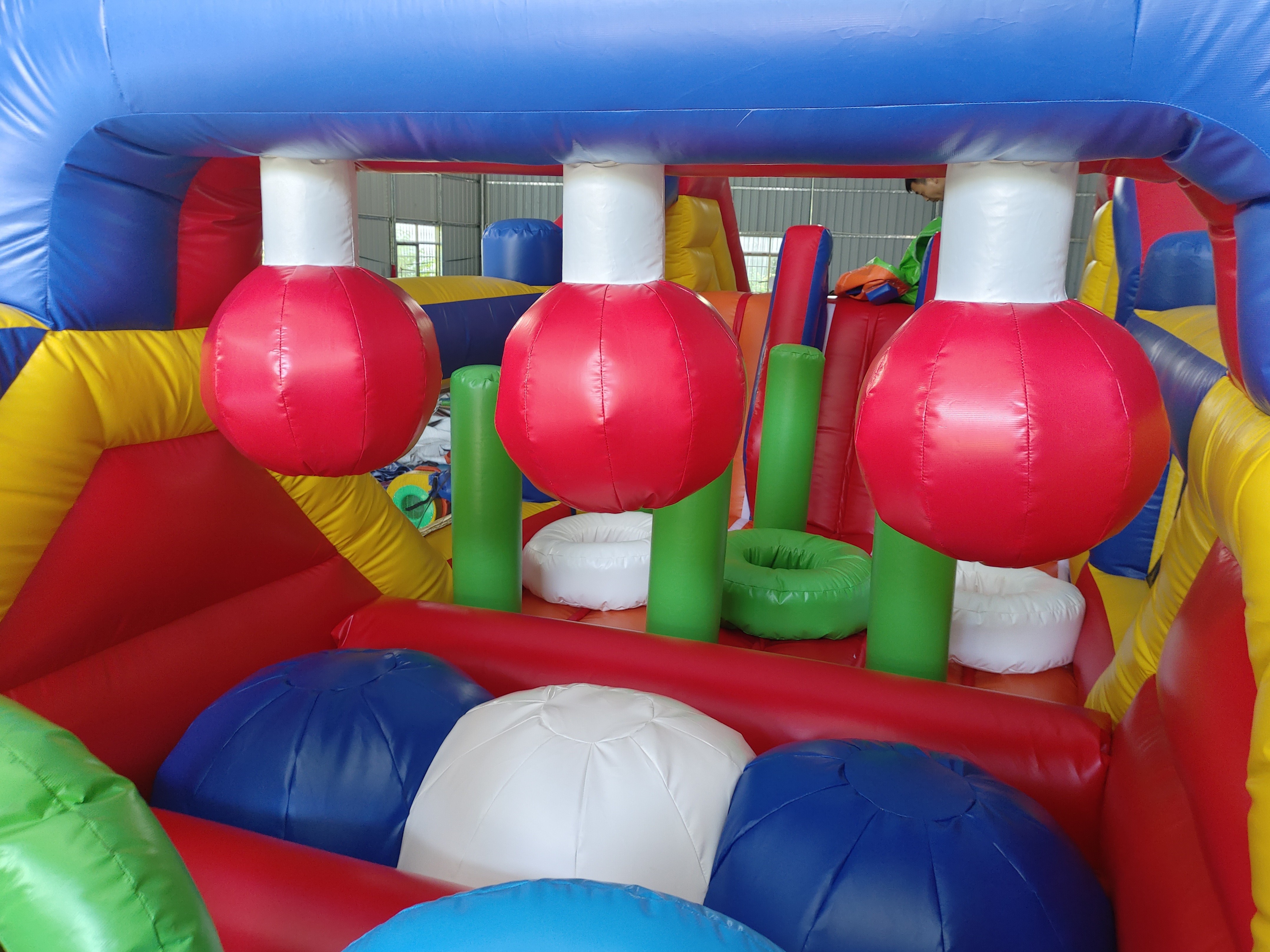 Commercial Grade PVC Tarpaulin Giant Inflatable Obstacle Courses Inflatable Fun City For Outdoor