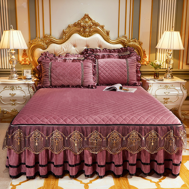 Customized Size Winter Bedspread Slip Set with Luxury Embroidered Bedding 3-Piece Set