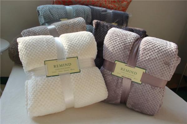 Quality Washable Candy Color Flannel Bed Blanket , Jacquard Coral Fleece Blanket 220*240CM for sale