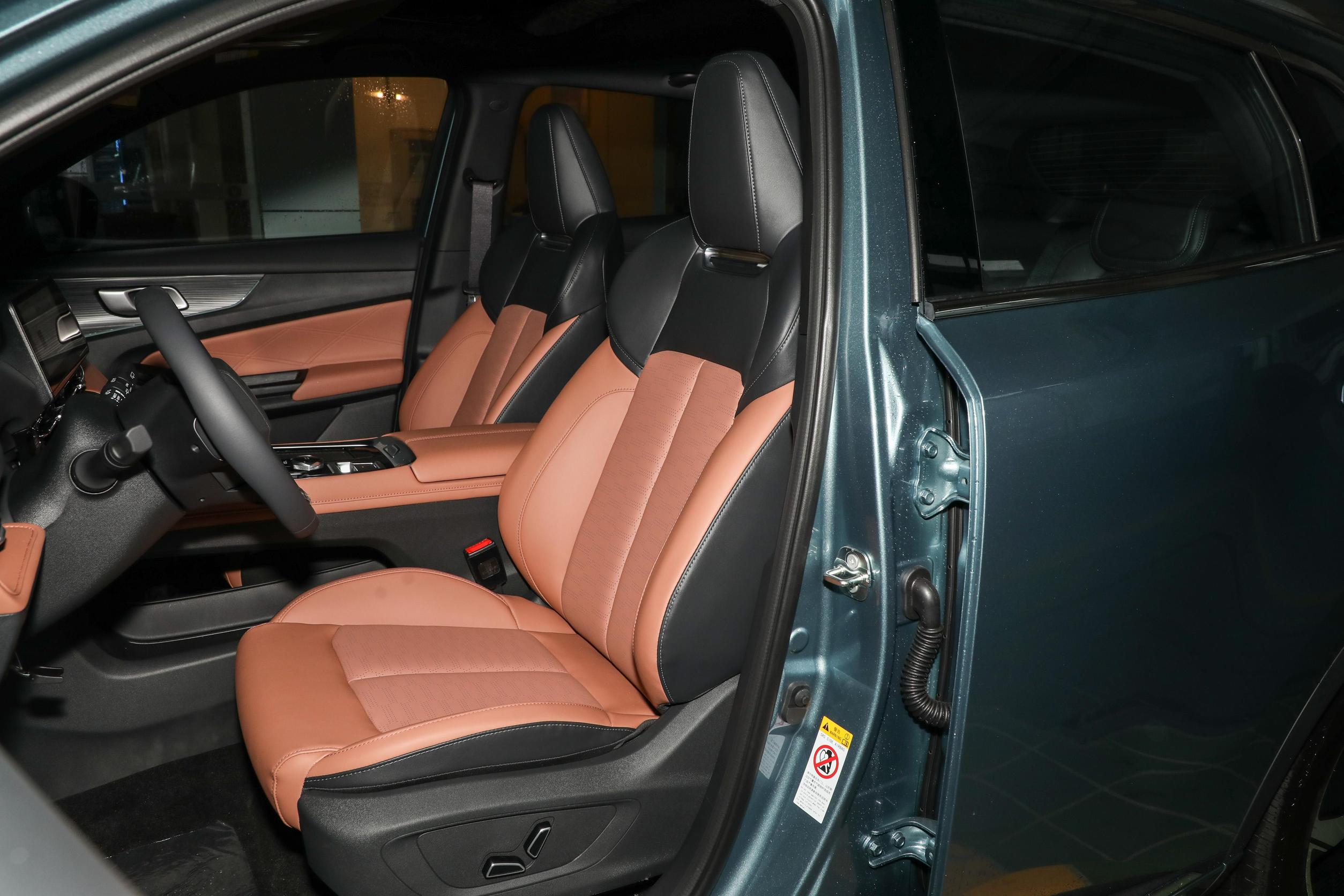 2023 2024 Changan NEVO Q05 Long Range 125KM 5 Doors 5 Seats SUV Hybrid Cars With Maximum Speed of 180km/h