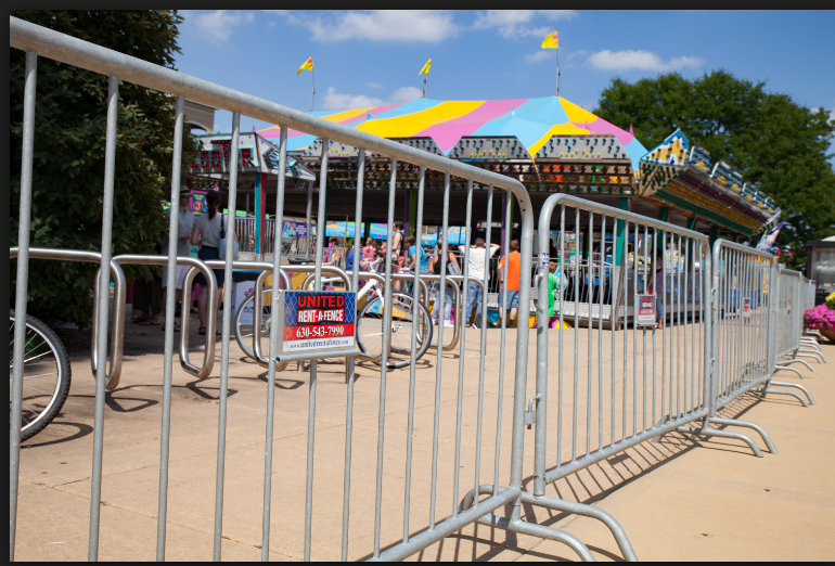 8.5 Ft Hot Dipped Queue Steel Crowd Control Barrier Fence With Flat Bases