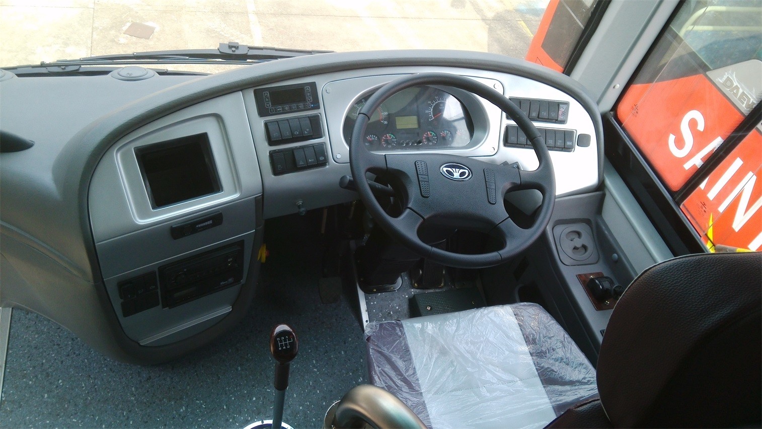Dawoo 45 Seats Diesel Bus Manual Bus Right Hand Drive Used Passenger Bus With Air Condition For Africa GDW6117