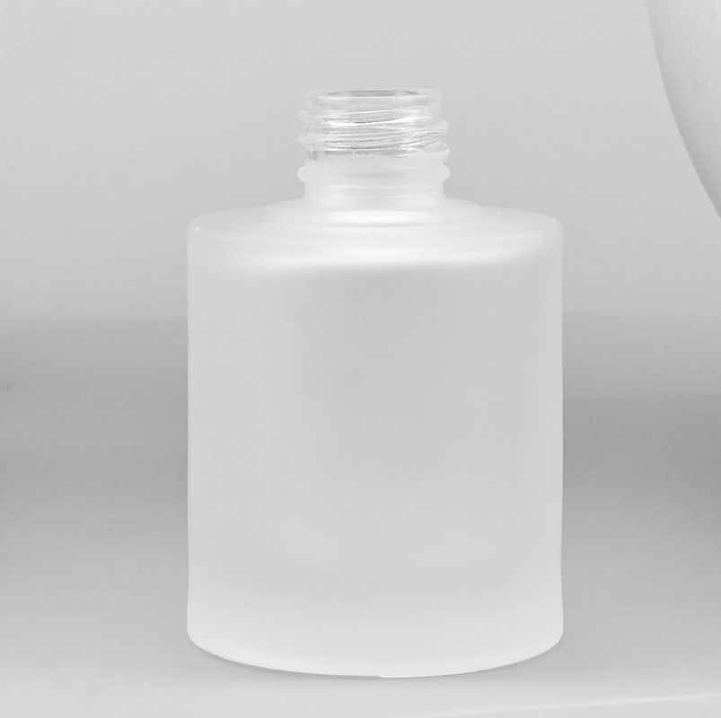 Eco Friendly Cosmetic Packaging 15ml30ml 50ml 1 oz 1.5oz Green Serum Essential Oil Bottomed Glass Dropper Bottle with Golden Cap