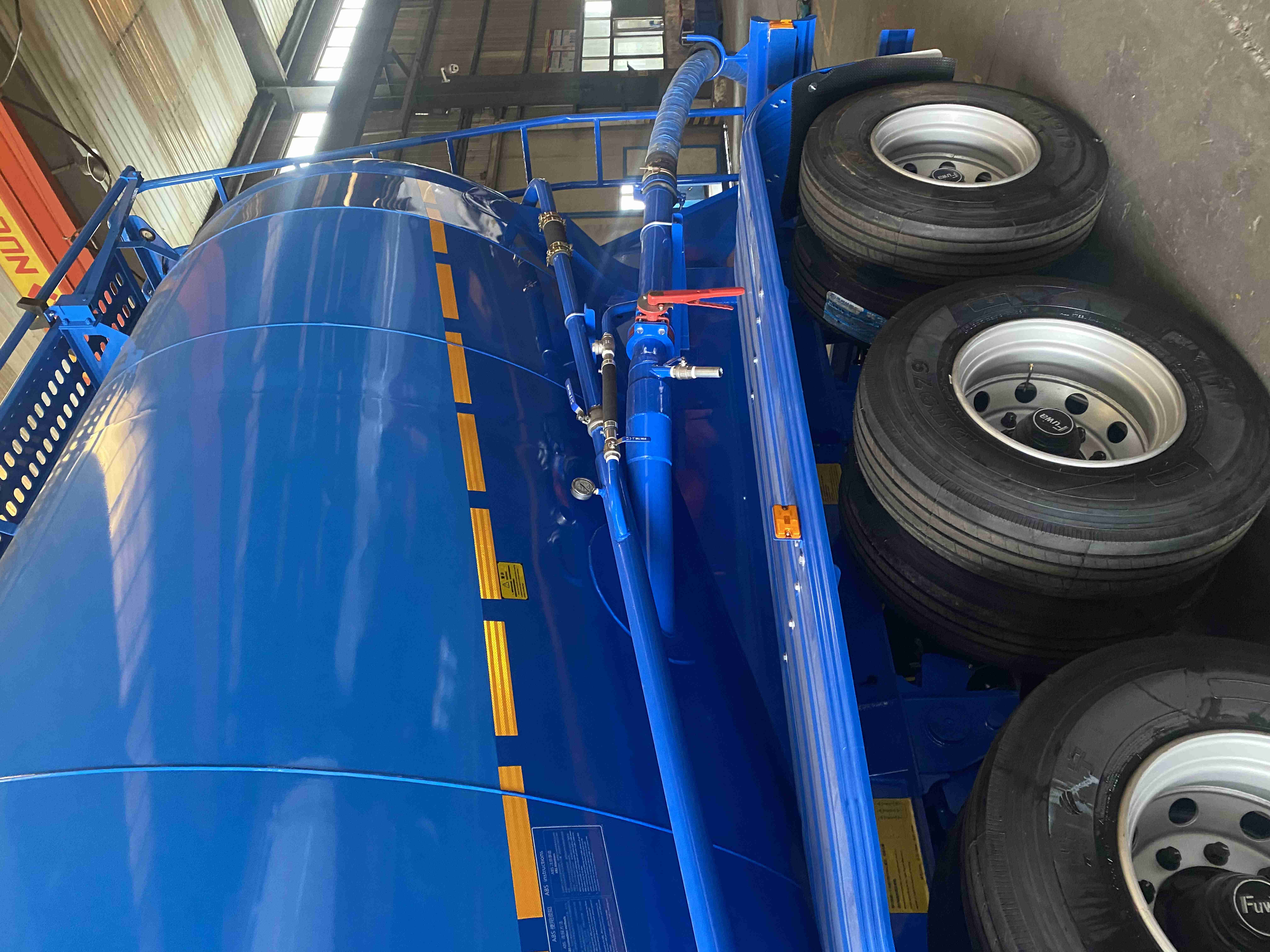 3-Axle Semi-Trailer for Cement Chinese Offers Paint Electrophoresis KTL Powder Coating