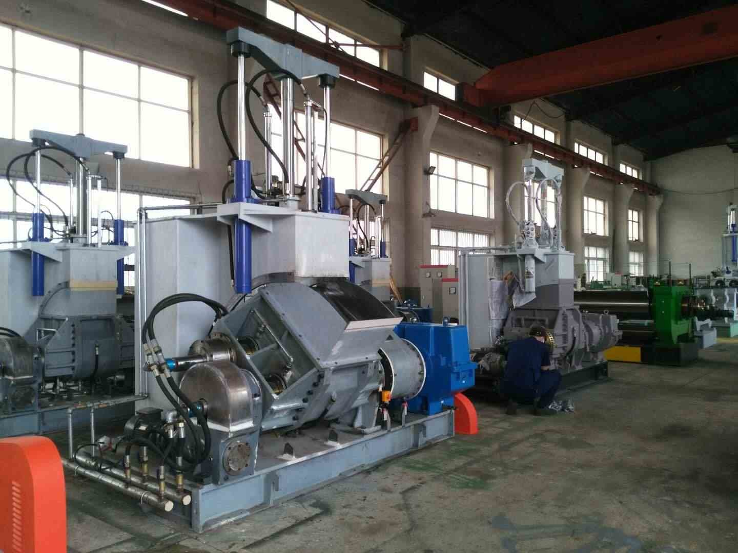 110 KW Kneader Machine For Rubber Mixing 45 Degree Tilting Angle