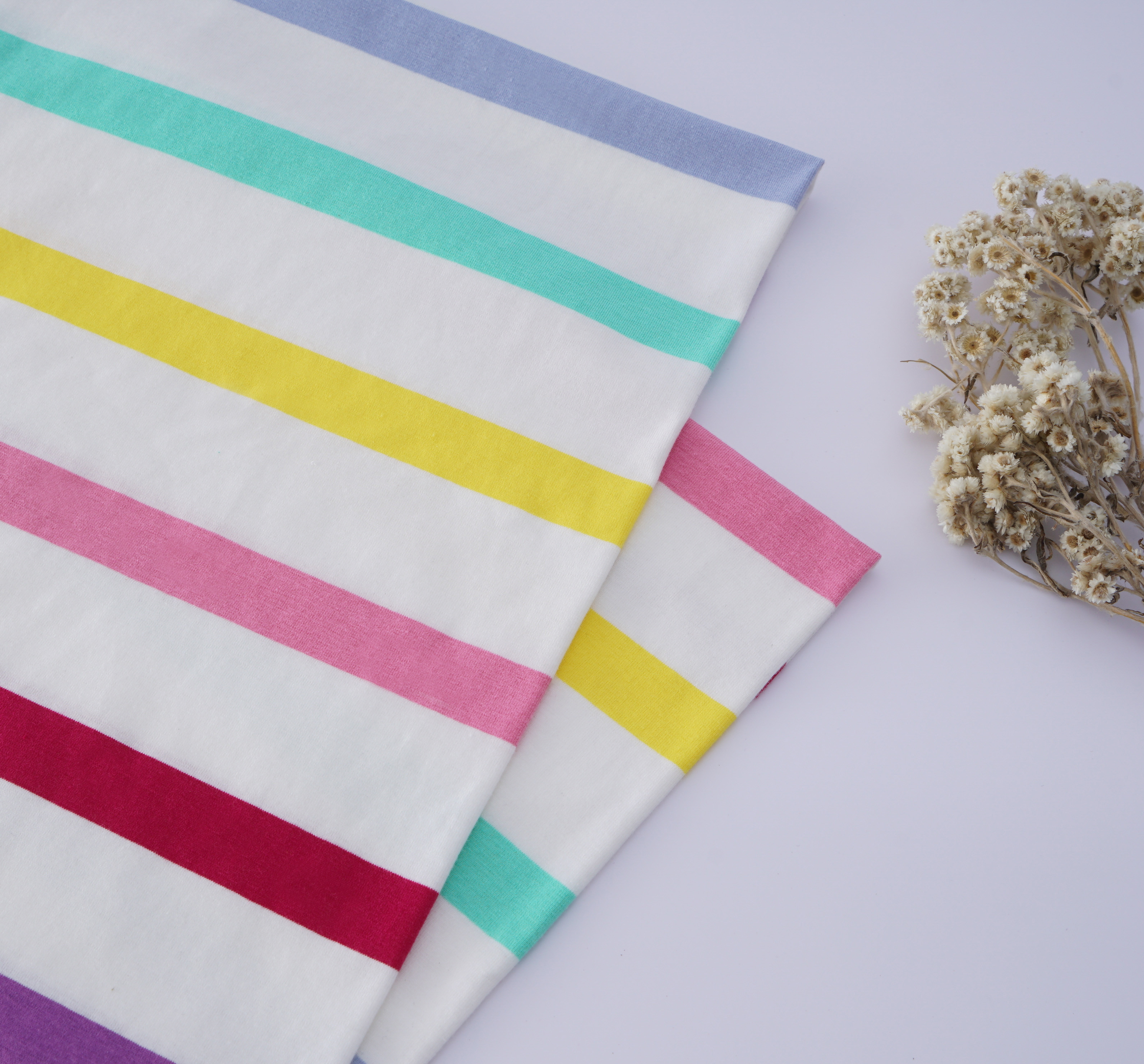 Easy To Care Wear-Resistant And Breathable Classic Striped Material Fabric For Casual Wear