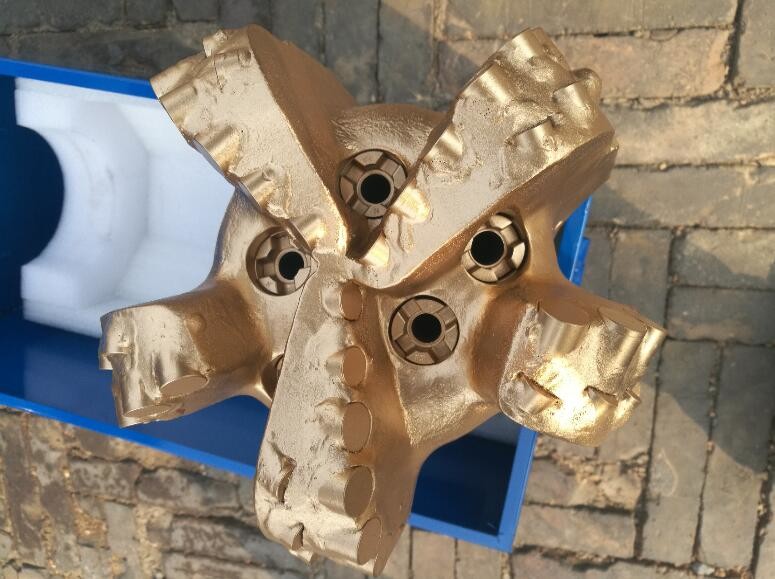 Fast Driling 4 1/2" Api Steel Body S223 Diamond Pdc Drill Bit