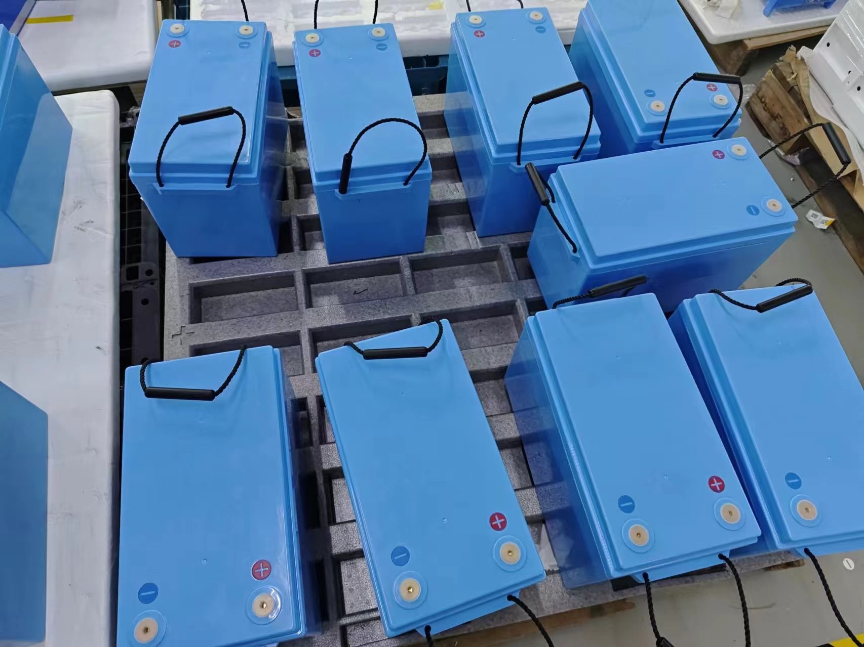 12V 280AH LiFePO4 Battery with Bluetooth and Heating System for Cold Weather Charging and Discharging