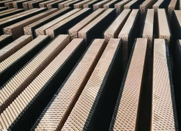 Excellent Durability Pig Farm Equipment Plastic Cooling Pad 1000-2500mm Length
