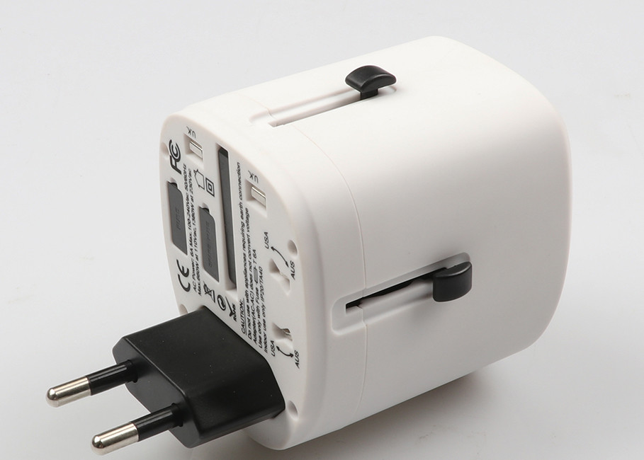 Universal Travel Power Adapter Dual USB Port 2500mA DC 5V Charger For Ipad