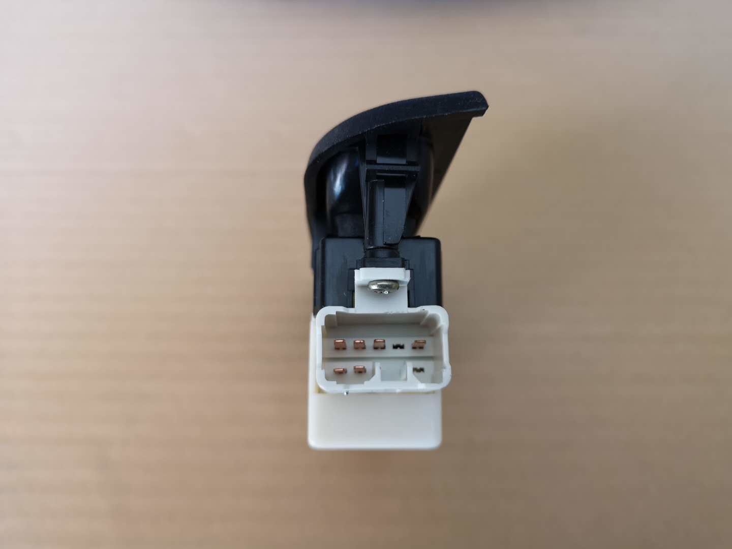 ELF NKR NPR Power Window Switch 8981472260 Three Bottoms Driver Side Control