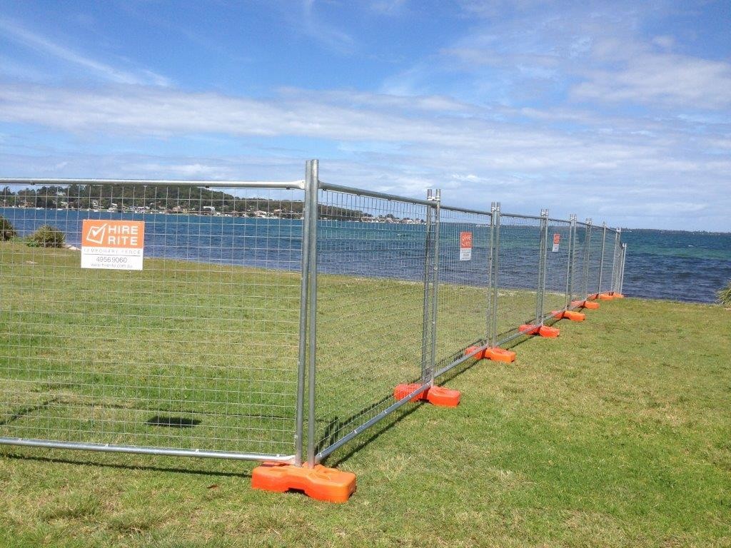 12ft Mesh Fence Panels Galvanized Wind Proof Metal Temporary