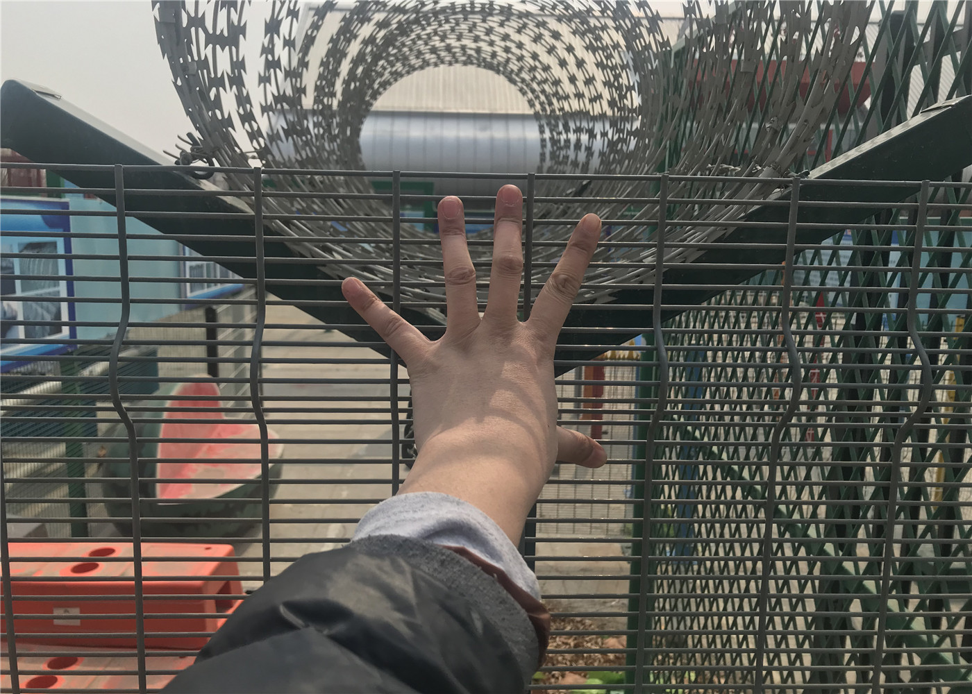 Heavy Duty 358 Mesh Panels Made In China ,High Securty ,Anti Cut Mesh ,Anti Climb ,High Security Mesh ,visible Wall