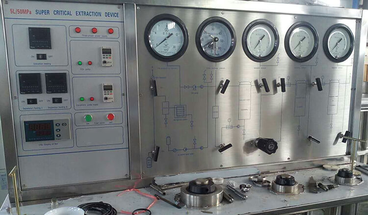 5L Supercritical Co2 Cannabinoid Extraction Equipment With LCD Monitor
