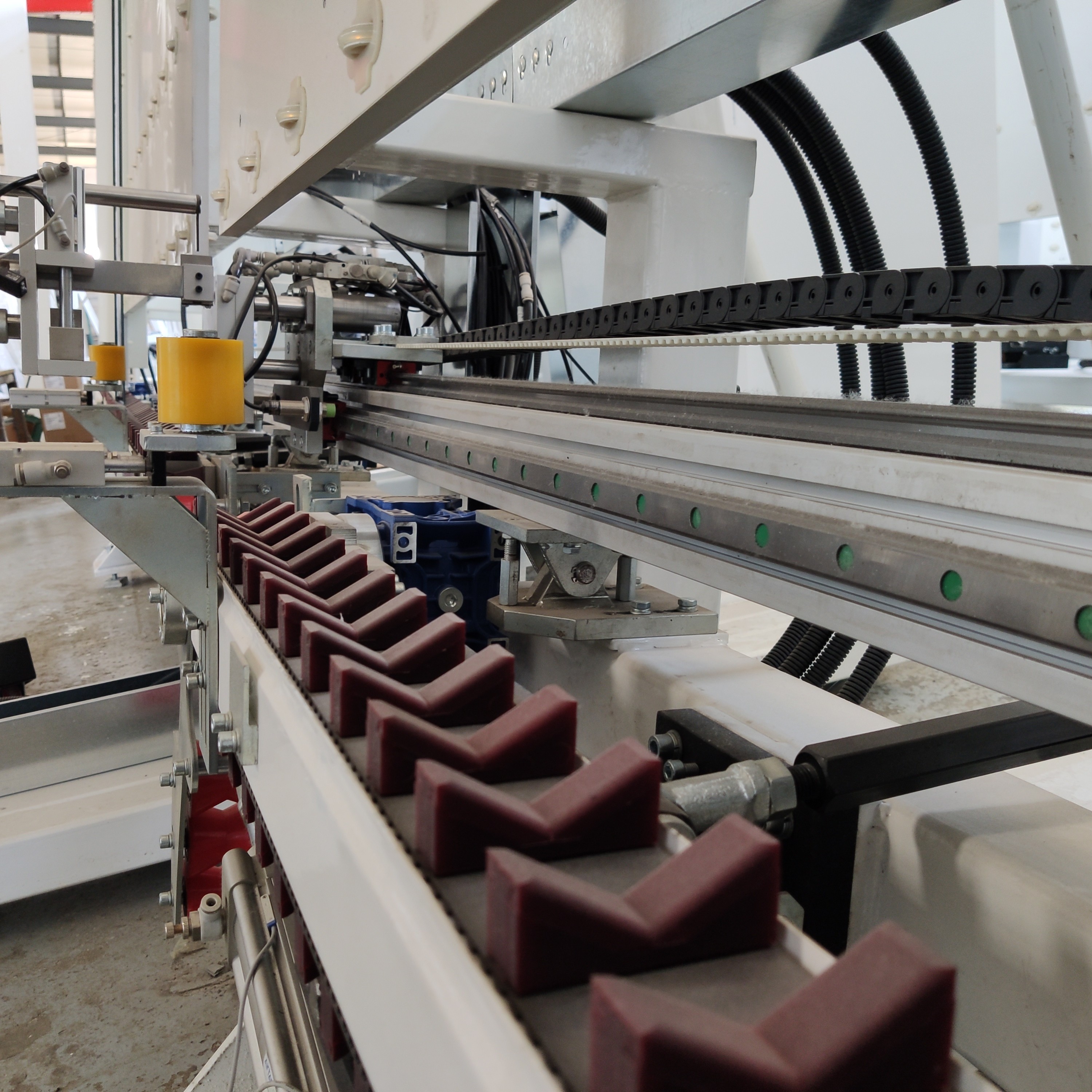 CNC Insulated Glass Hollow Glass Sealing Robot Coating Machine with High-definition Touch Screen