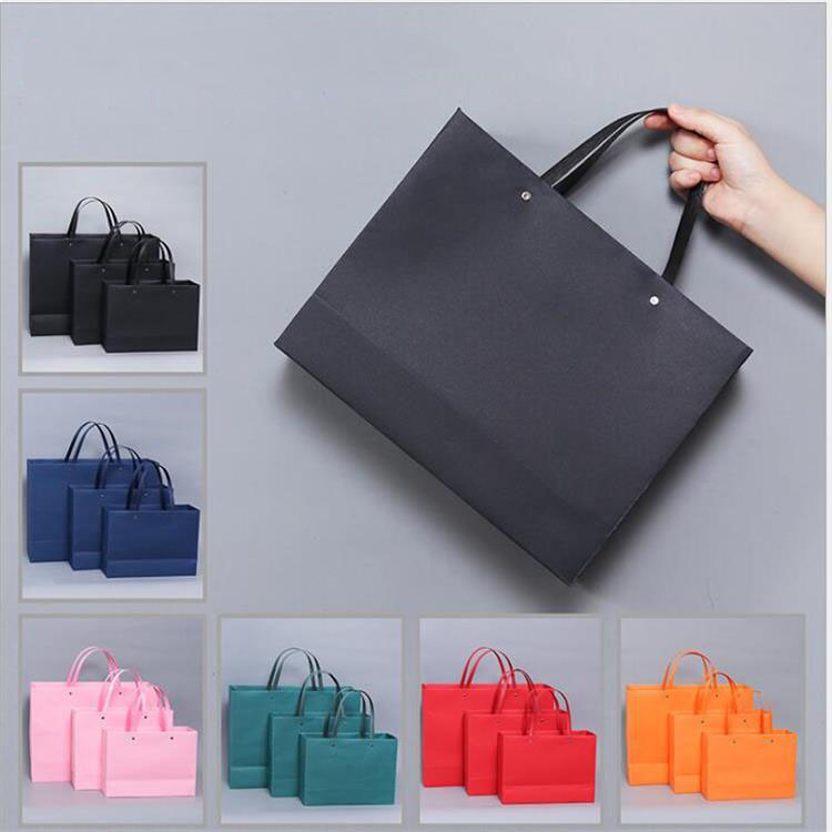 Customized Logo Black Luxury Shopping Gift Paper Bag With Handle with Flexo Printing