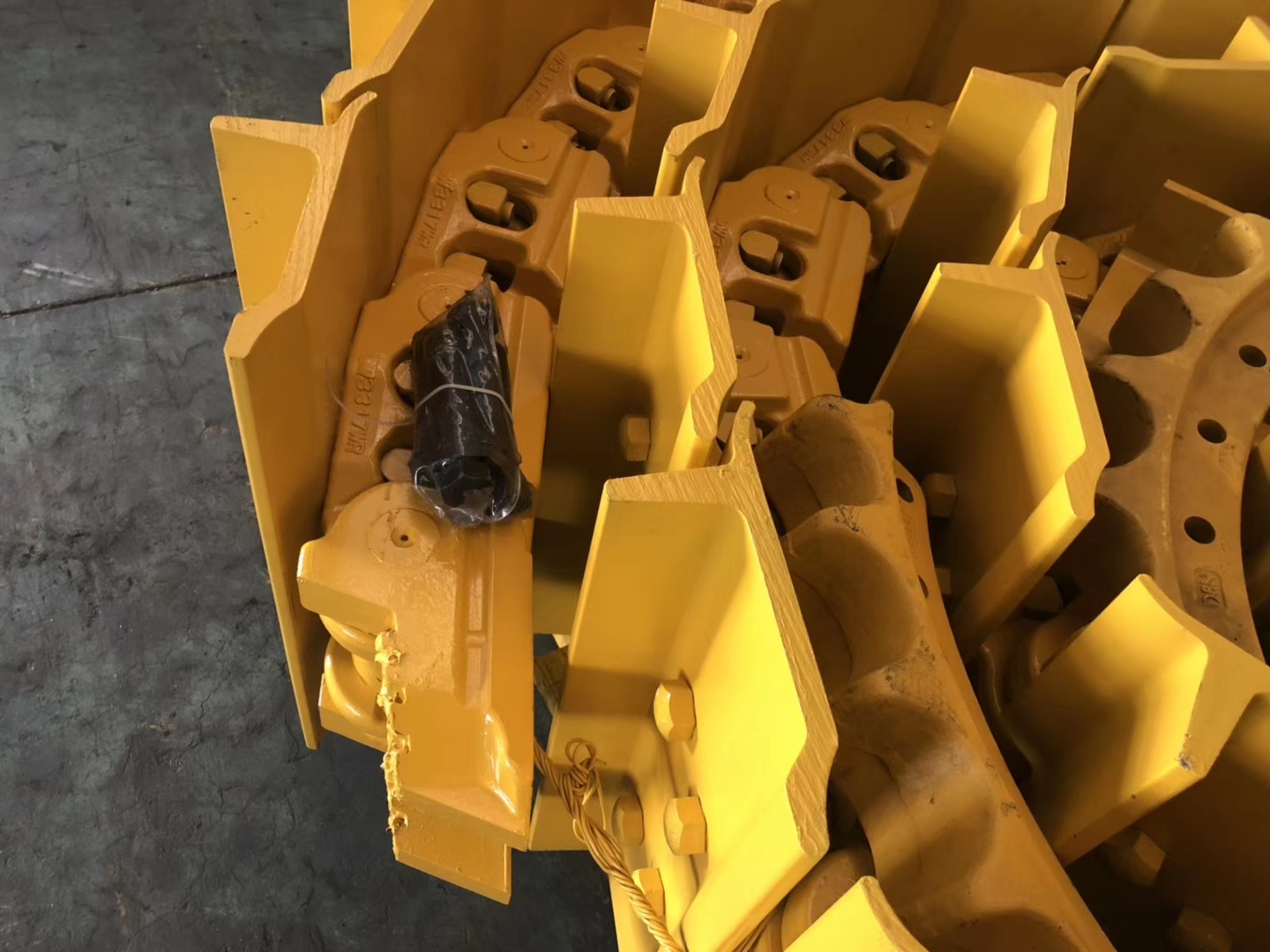 OEM Availability Yes Excavator Assembly D6 D7 D8n D8R Track Link Chain 40Mn2/45L