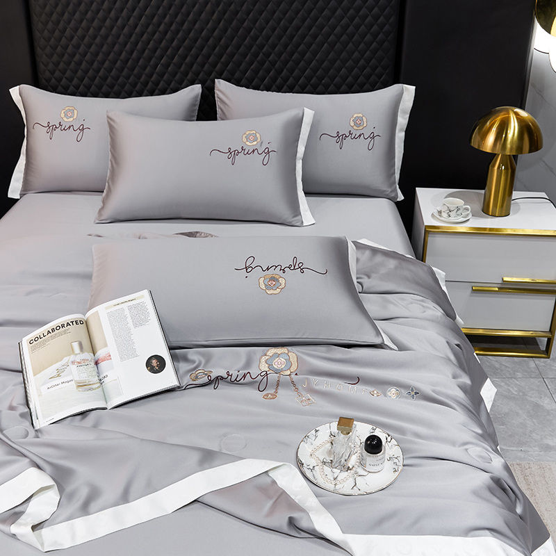 Light Summer Quilt Set Of 4-piece Sheet Luxury Bedding Set With Cold Advantage 2.5-3 kg