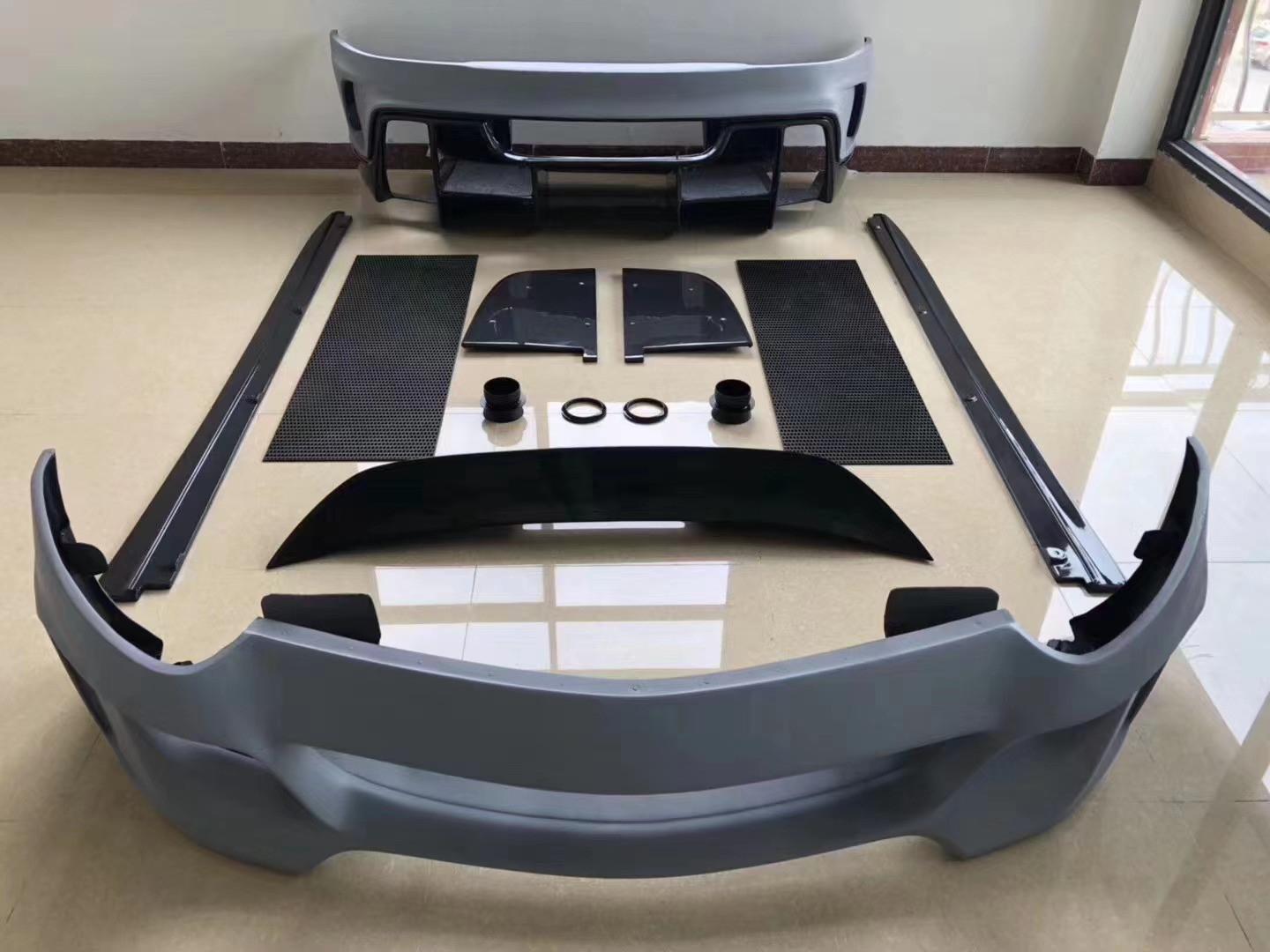 For Ferrari 599 Body Kit 599 Upgraded VORS Style Front and Rear Bumper Side Skirt Spoiler Carbon Fiber Body Kit