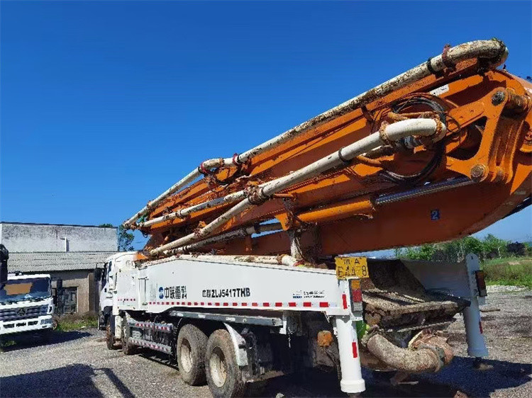 Top Brand HB56K Articulated Boom Concrete Pump Truck 56m