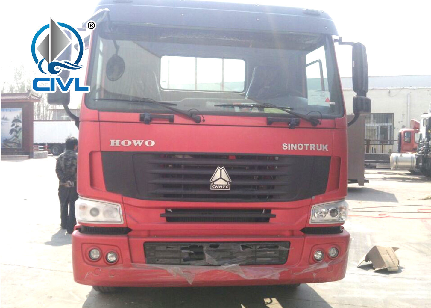 4X2 New Heavy LHD 290HP Commercial Truck And Van With 5600*2300*600mm Body Cargo