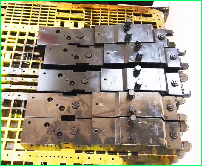 30t 42CRMO Hydraulic Concrete Breaker For Skid Steer Building Rock Breaker Machine