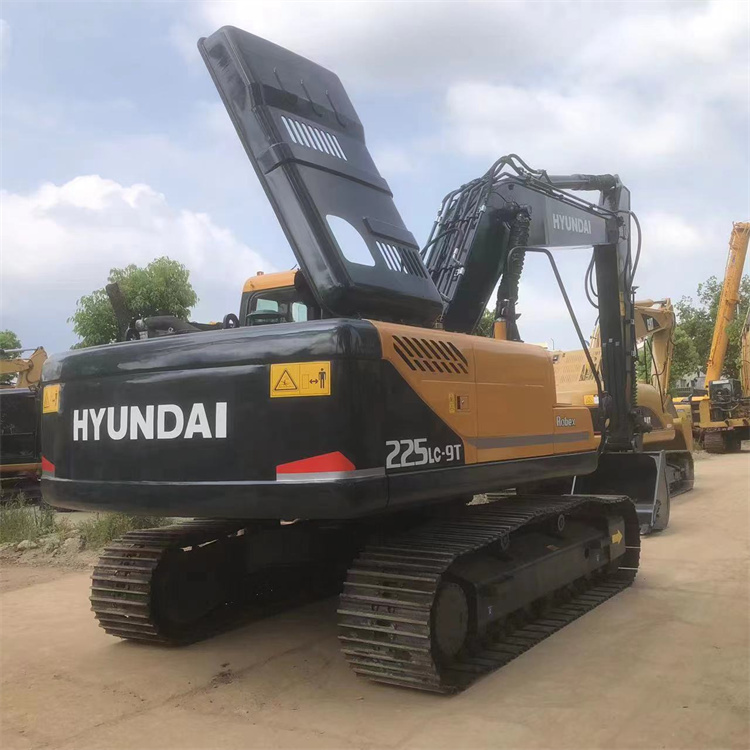 22000 KG Machine Weight Used Hyundai 225-9T Excavator in Good Health Guaranteed