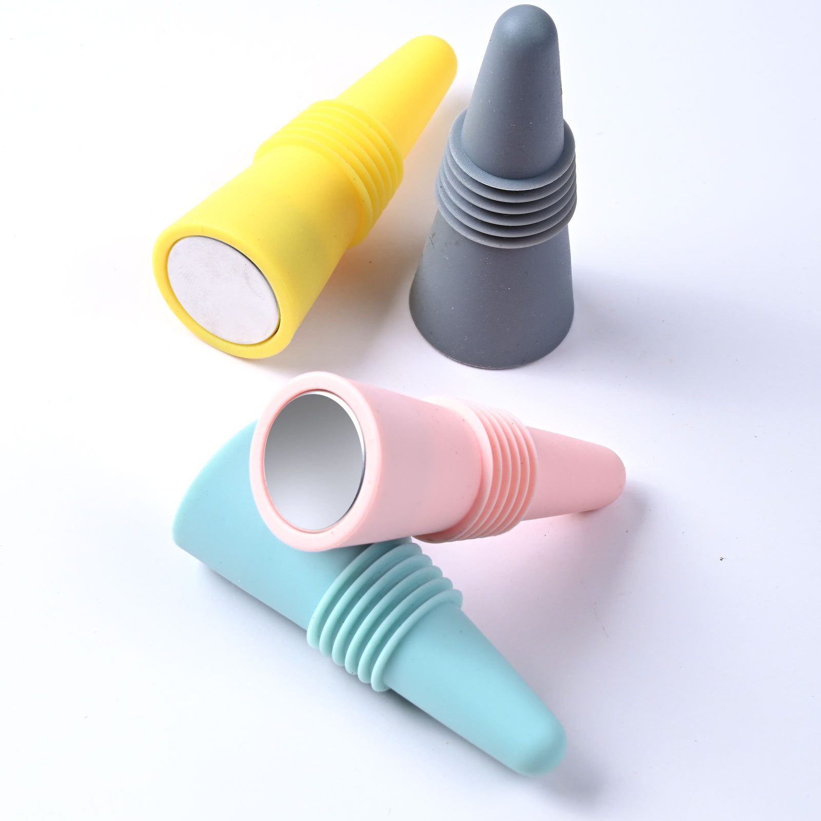 Reusable Wine Bottle Silicone Stoppers Beverage Bottle Stoppers With Grip Top To Keep Fresh