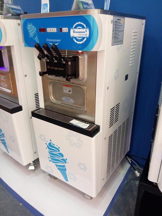 Frozen Yogurt machine Soft Ice Cream Machine adopt by Chill,Yogurberry.OceanPower OP138C Floor Standing.Very Reliable.