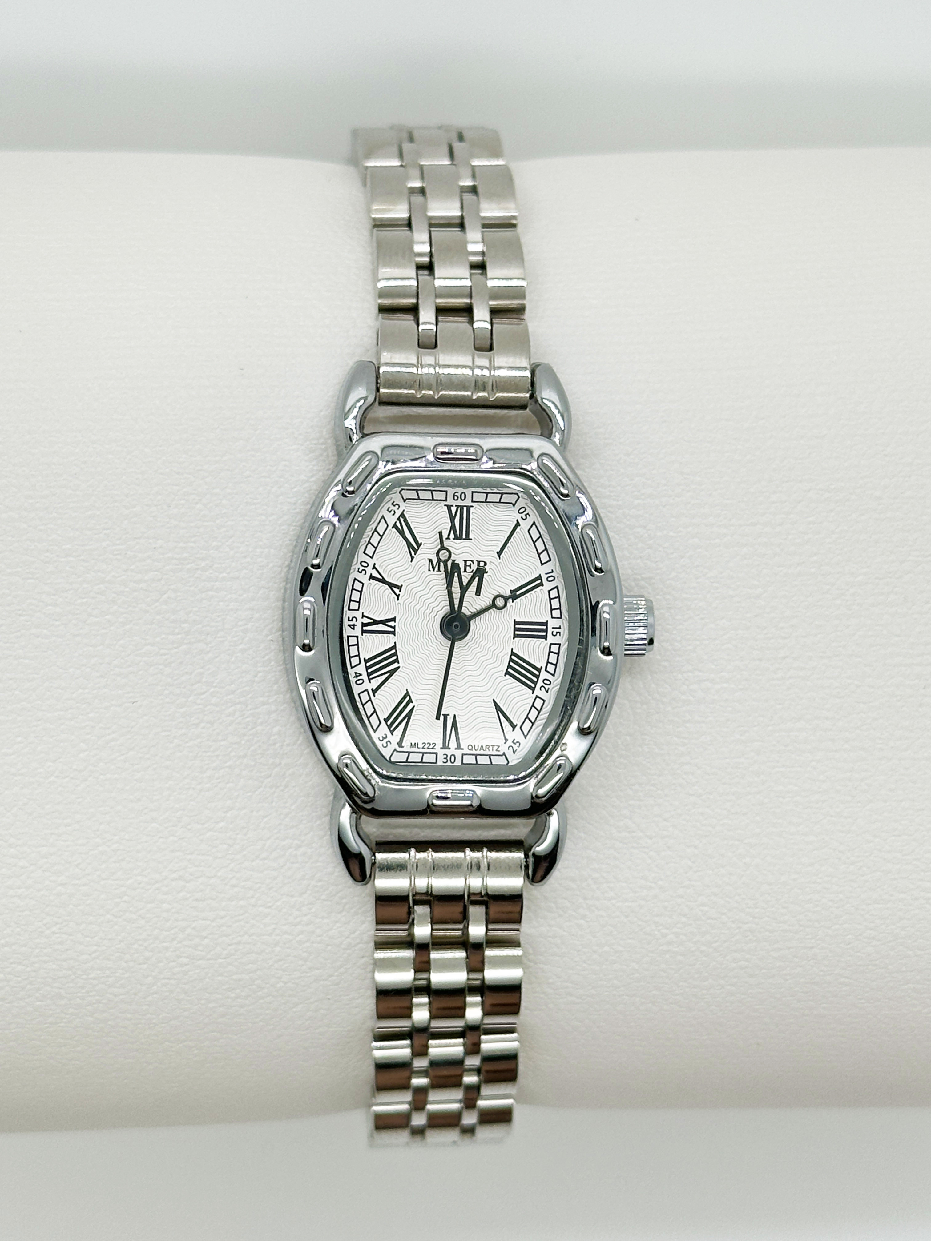 Minimalist Stylish Stainless Steel Strap Watch Quartz Silver Waterproof Watch