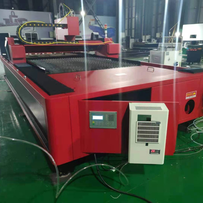 1.5KW 1530 CNC Fiber Laser Cutting Machine 5kHz High Accuracy