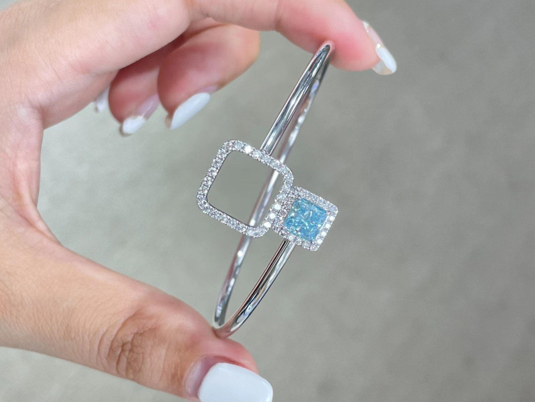 Blue Synthetic 1.2ct Lab Grown Diamond Bracelet Princess Cut 18k White Gold