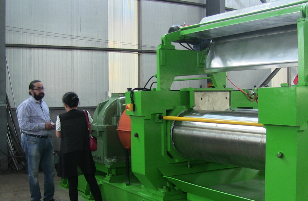 1200mm Roll Working Length XK-450 Two Roll Mixing Mill for Rubber Mixing and Milling