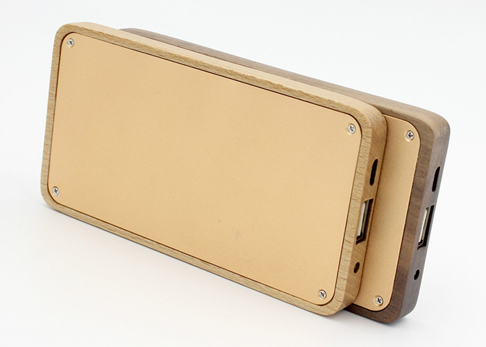 Portable Maple Carved Wood Power Bank 4000 Milliampere For Iphone 8