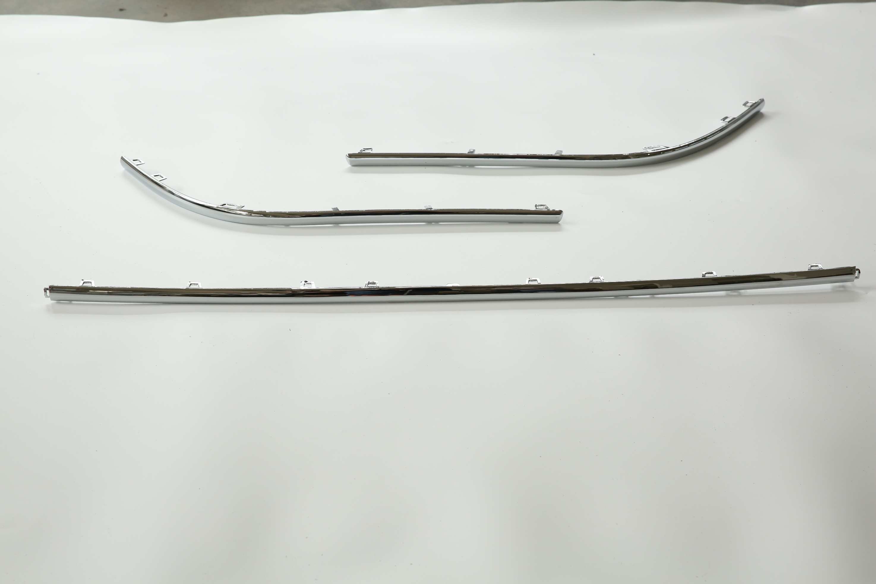3BD 807 459A/460A Rear Bumper Bar Protector Strip 2016 Vw Passat Rear Bumper Trim