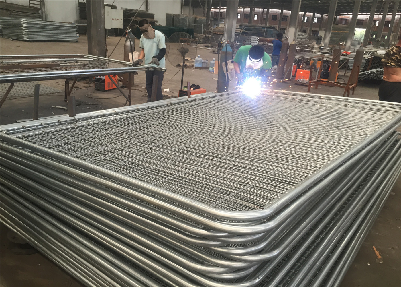 UK standard 38mm vertical tube and horizontal tube 25mm temp construction fence panels 2045mm*3450mm rental fence panels