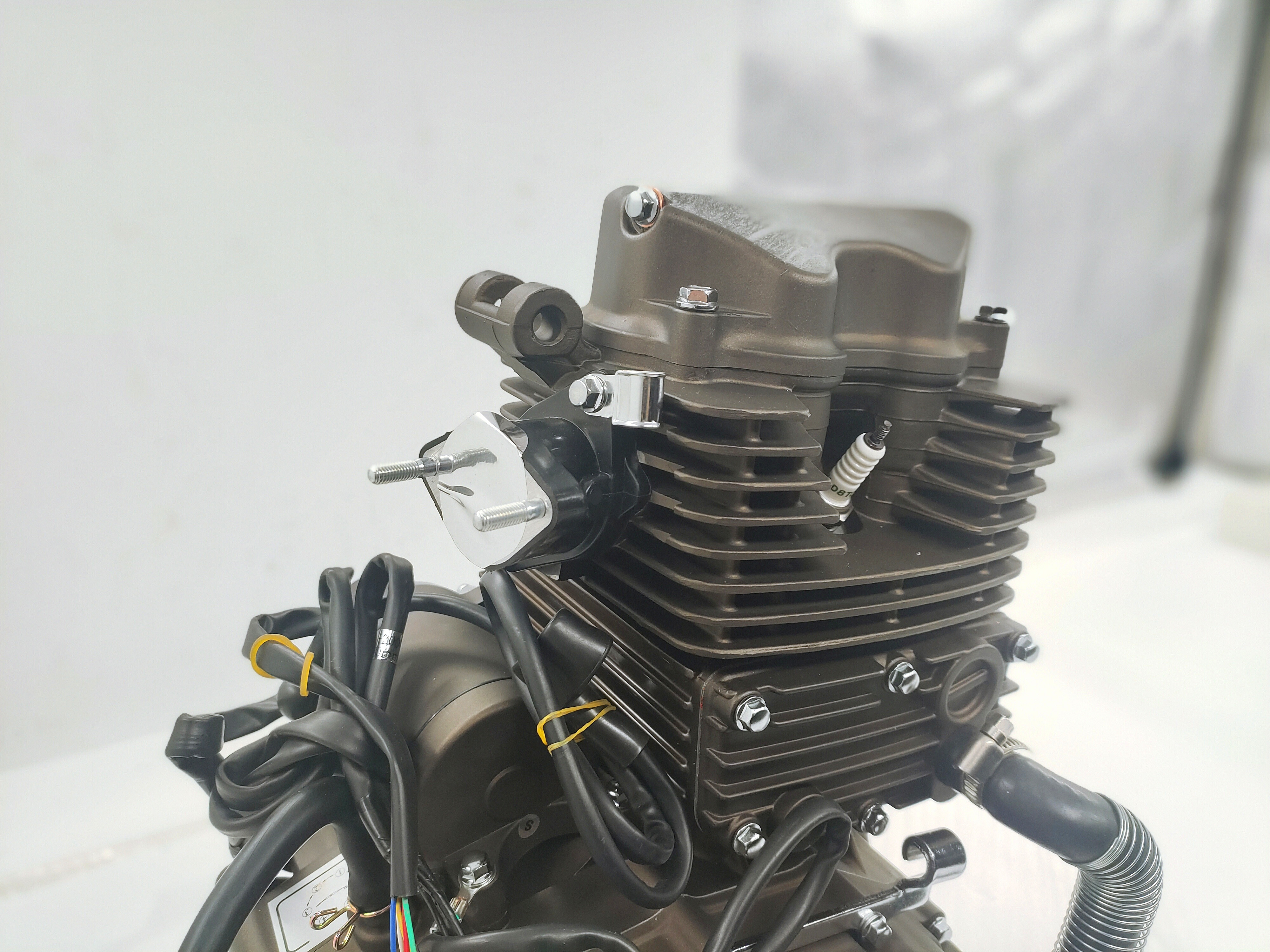 DAYANG LIFAN Motorcycle Engine Assembly Single Cylinder Four Stroke Style Max Power 9.5/8000