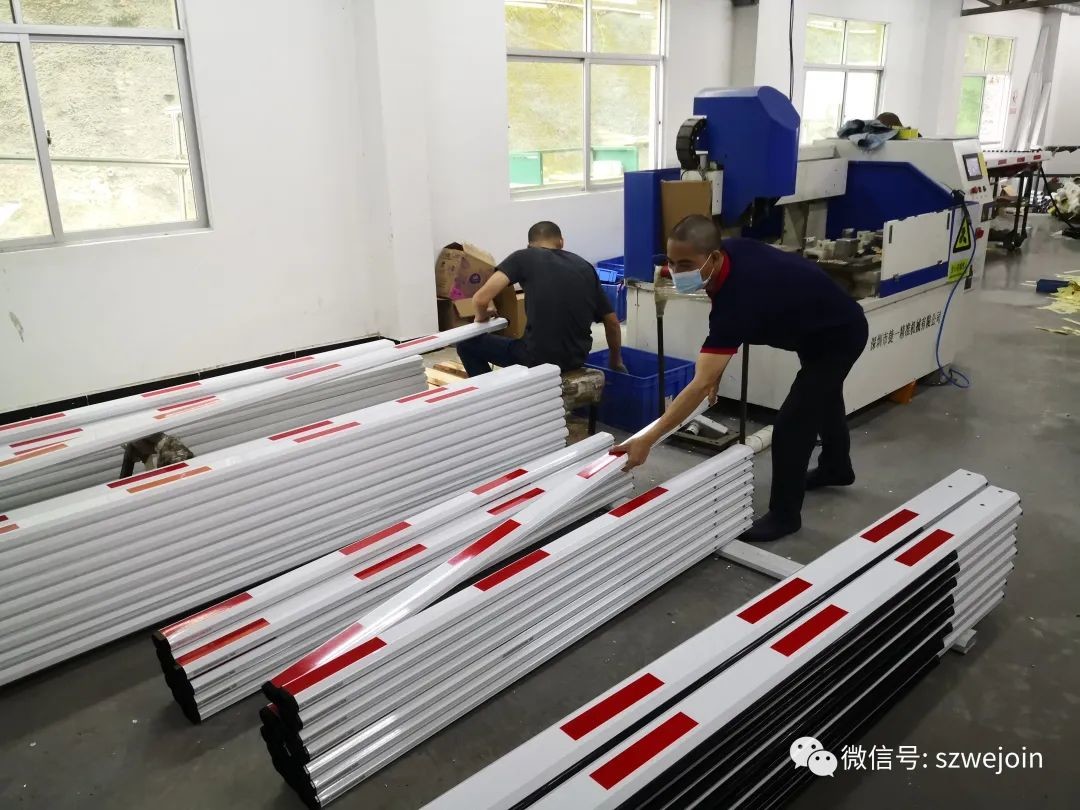 0.9s-5s RFID Parking Lot Barrier Gate DC 310V 100% Duty Cycle IP54