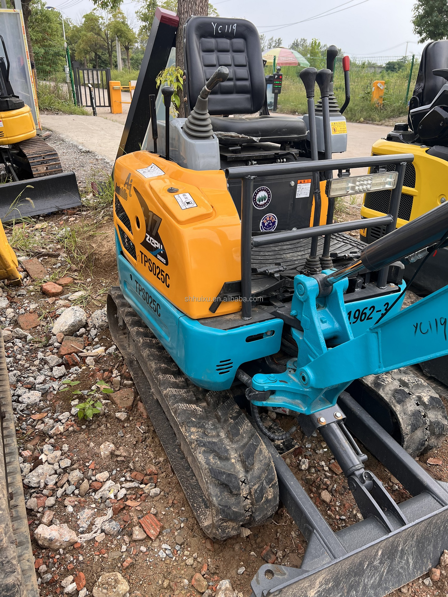 mini used digger kubota17u/second hand mini excavator Kubota 17u low working hours on sale