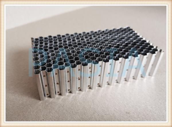 Quality High Pressure Laminated Flat Aluminum Honeycomb Panel Glue Bonded for sale
