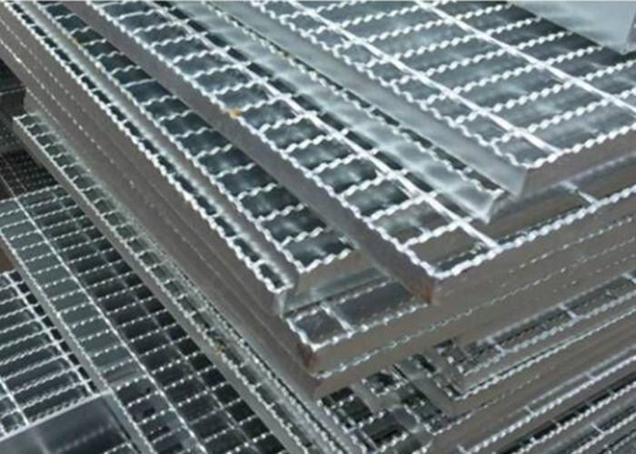 Hot Dipped Galvanized Serrated Steel Grating Platform Floor Grid Welded